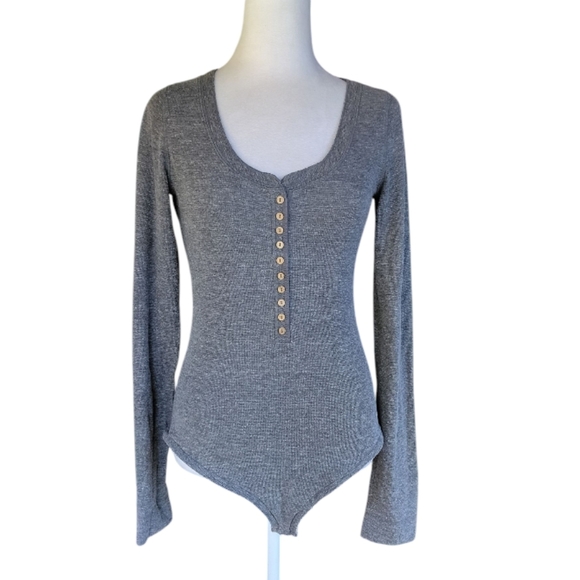 Free People Dylan Thermal Waffle Knit Henley Jumpsuit In Gray Size Medium - Picture 2 of 10